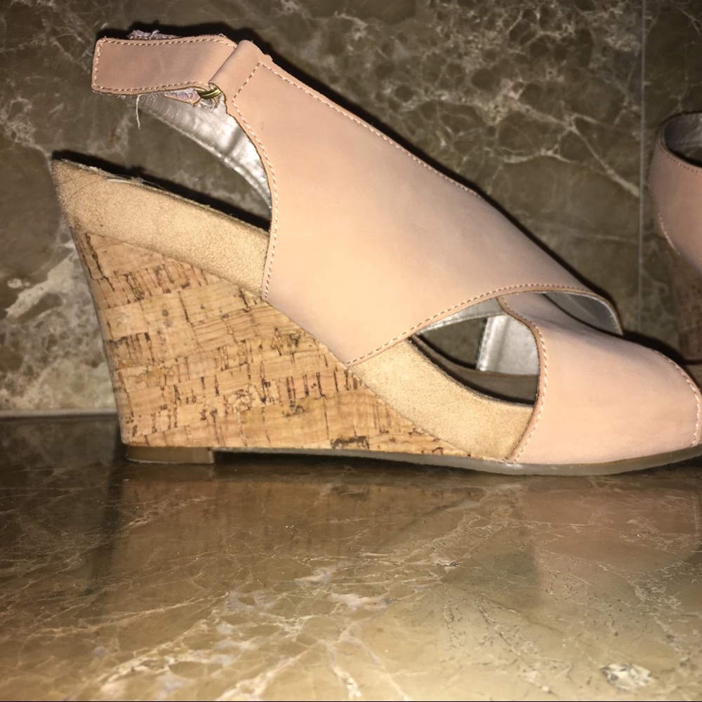 Never worn nude kitten heels
